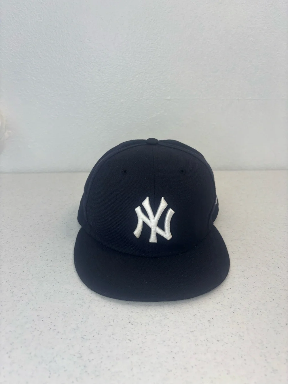 Official New York Yankees New Era Navy Blue Fitted Cap Size 7